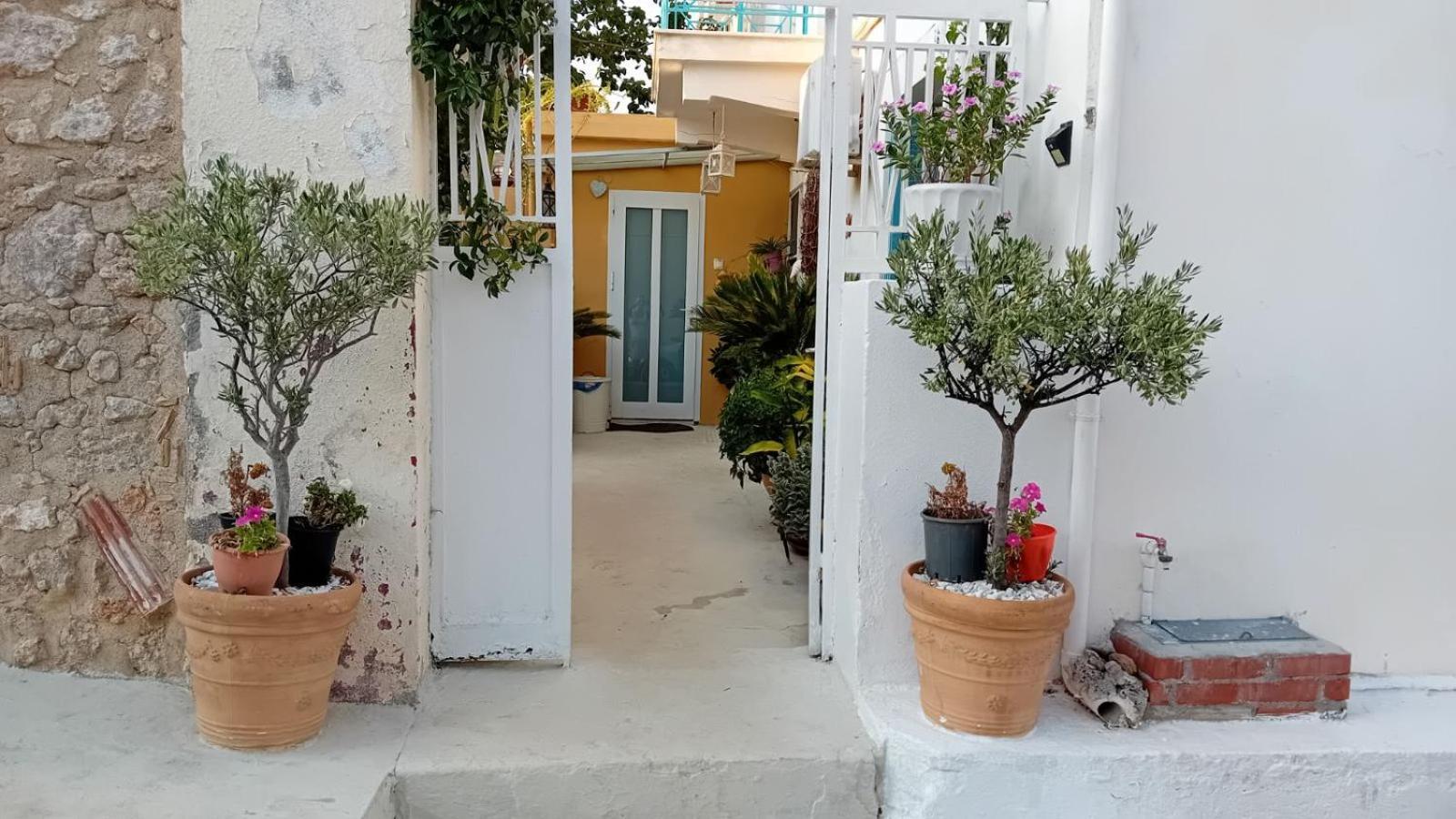 Areti'S Captain'S House With Private Terrace Galaxídhion Exterior foto